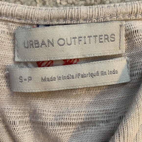 Urban outfitters floral tank top - Picture 3 of 3